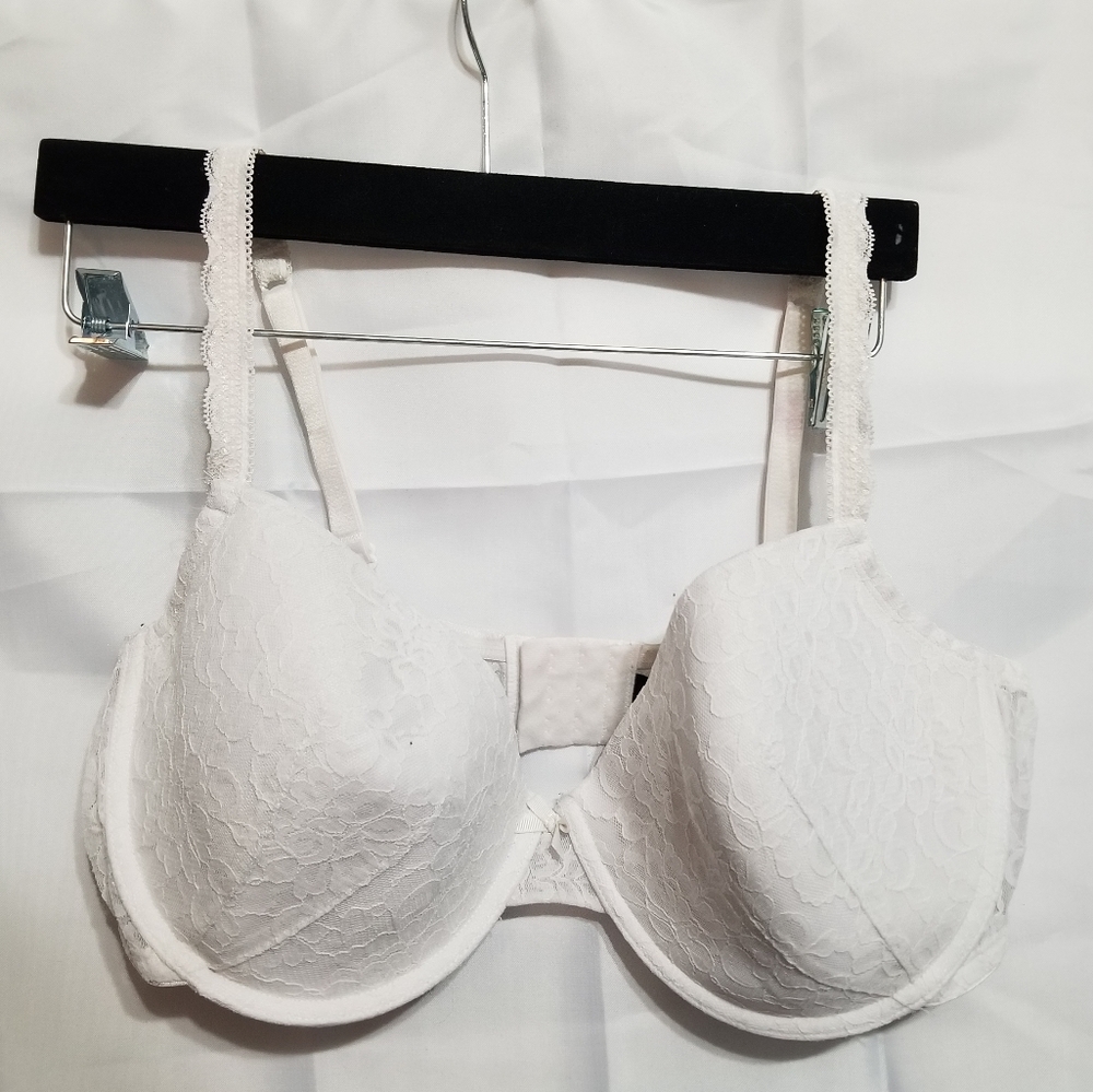 42D White Lace Bra NWOT